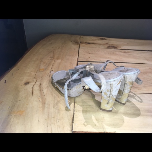 Heeled Shoes - Picture 2 of 2